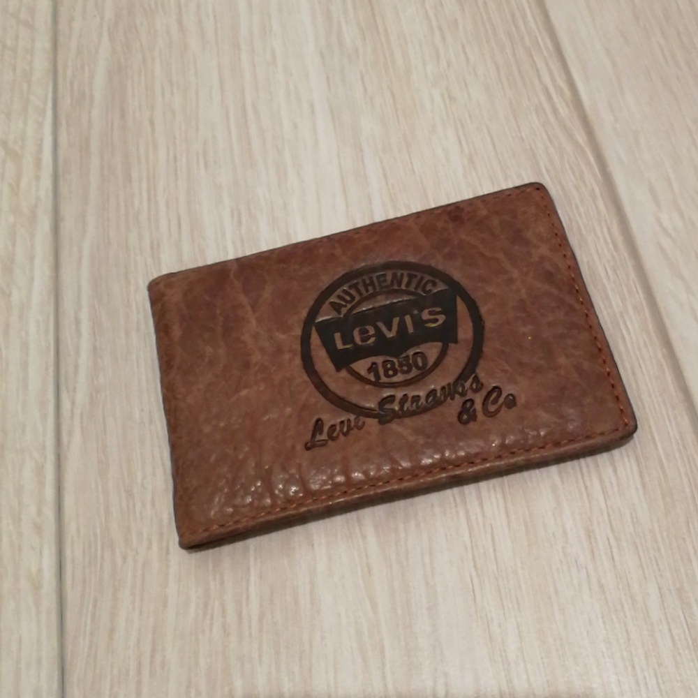 ⚡️SOLD⚡️Levis Leather Cardholder